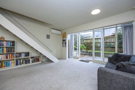 Photo of property in 2/40 Moana Avenue, Onehunga, Auckland, 1061