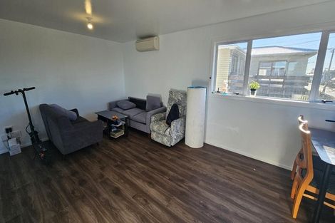 Photo of property in 77 Mould Street, Waitara, 4320