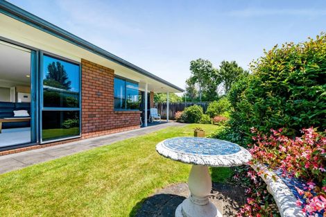 Photo of property in 6 Kellyville Heights, Merrilands, New Plymouth, 4312