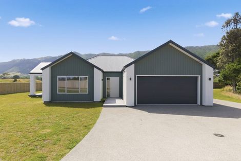 Photo of property in 7 Pihoihoi Close, Waikanae, 5036