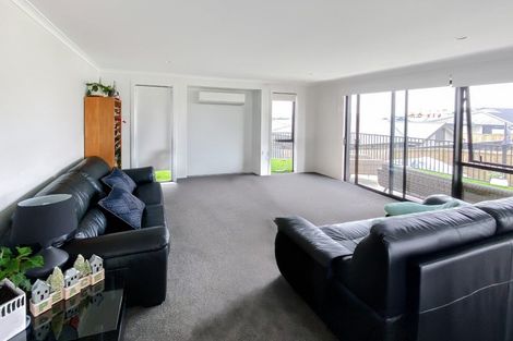 Photo of property in 11 Stingray Drive, Omokoroa, 3114
