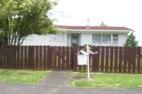 Photo of property in 2 Heyford Close, Mangere, Auckland, 2022
