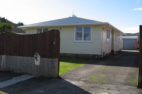 Photo of property in 3 Matthews Road, Wainuiomata, Lower Hutt, 5014