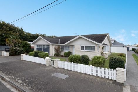 Photo of property in 17 Princes Street, Hawera, 4610