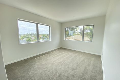 Photo of property in 22 Lorikeet Place, Unsworth Heights, Auckland, 0632