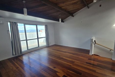 Photo of property in Metro Apartments, 8/220 Thorndon Quay, Pipitea, Wellington, 6011