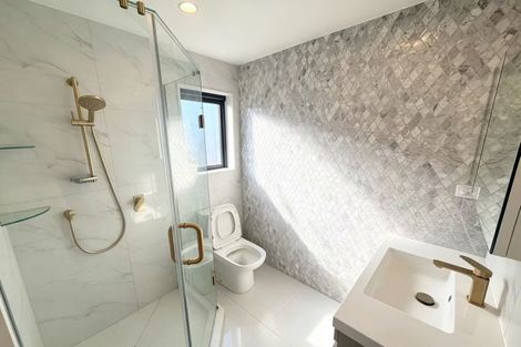 Photo of property in 95a Oreil Avenue, West Harbour, Auckland, 0618