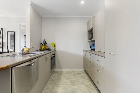 Photo of property in Salisbury Crown, 10/7 Salisbury Avenue, Mount Maunganui, 3116