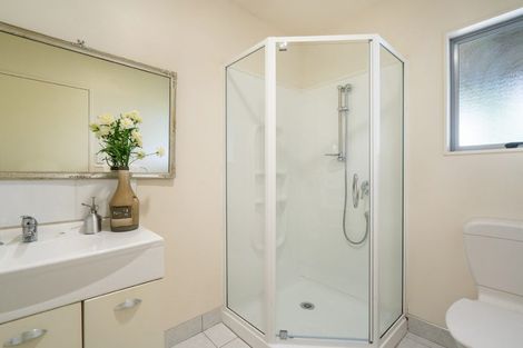 Photo of property in 2/22 Valley Road, Browns Bay, Auckland, 0630