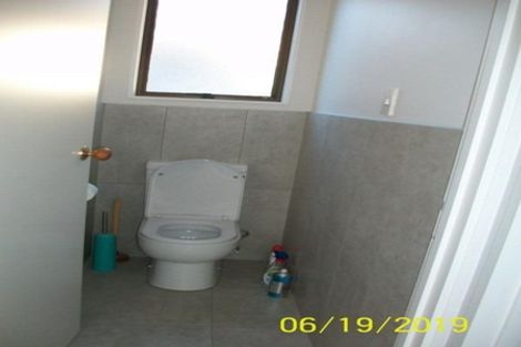 Photo of property in 2/204 Waitemata Drive, Ranui, Auckland, 0612