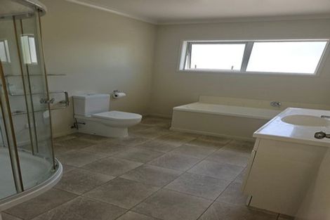 Photo of property in 15 Cantua Close, Totara Heights, Auckland, 2105