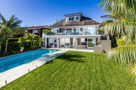 Photo of property in 306 Hurstmere Road, Takapuna, Auckland, 0622