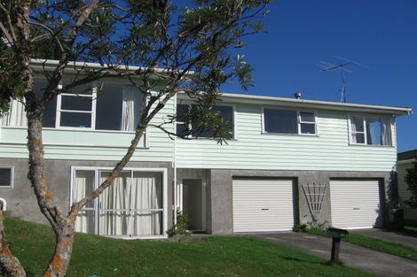 Photo of property in 8 Wilmshurst Place, Tawa, Wellington, 5028