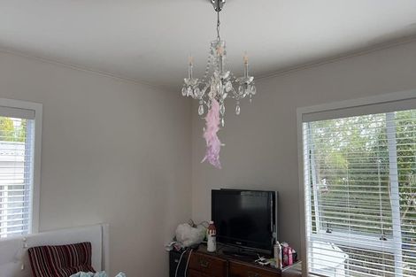 Photo of property in 17 Normandy Place, Henderson, Auckland, 0610