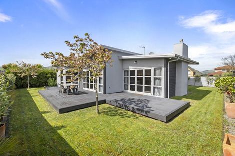 Photo of property in 81 Pacific Drive, Fitzherbert, Palmerston North, 4410