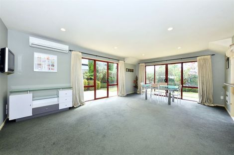 Photo of property in 5 Staveley Street, Avonhead, Christchurch, 8042