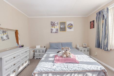 Photo of property in 8 Cross Street, Castlecliff, Whanganui, 4501