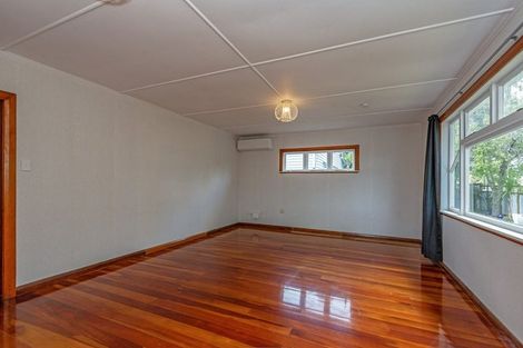 Photo of property in 77 Shamrock Street, Takaro, Palmerston North, 4412