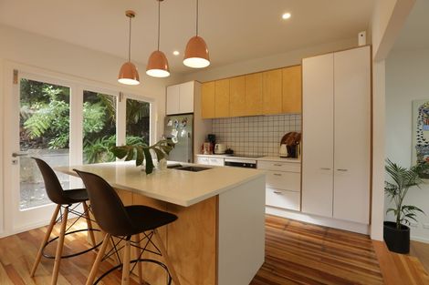 Photo of property in 18 Waima Crescent, Titirangi, Auckland, 0604