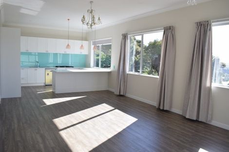 Photo of property in 517 East Coast Road, Murrays Bay, Auckland, 0630