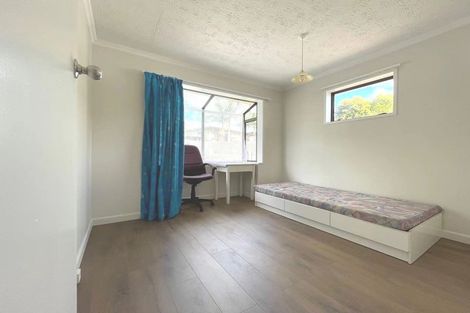 Photo of property in 122 Triangle Road, Massey, Auckland, 0614