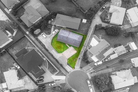 Photo of property in 37 Tarata Crescent, Mangere Bridge, Auckland, 2022