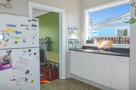 Photo of property in 165 Seabury Avenue, Foxton Beach, Foxton, 4815