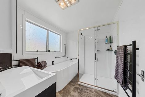 Photo of property in 20 Dudley Road Lower, Inglewood, 4386