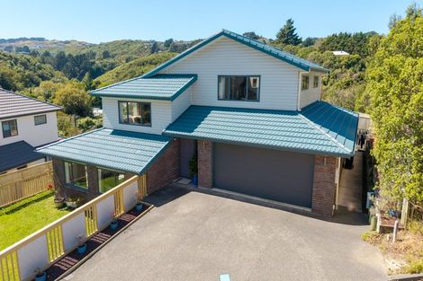 Photo of property in 20 Wantwood Grove, Churton Park, Wellington, 6037