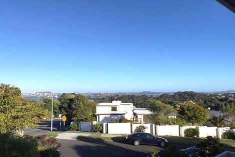 Photo of property in 1 Calman Place, Chatswood, Auckland, 0626