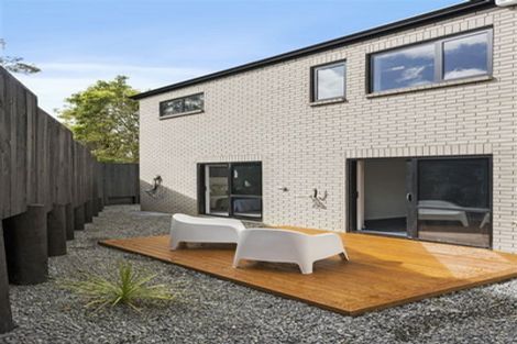 Photo of property in 10f Ballial Place, West Harbour, Auckland, 0618
