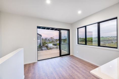 Photo of property in 12a Tikati Rise, Long Bay, Auckland, 0630