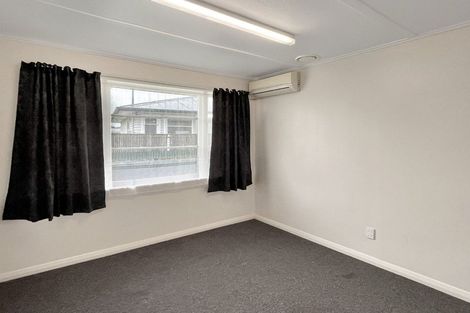 Photo of property in 8 Woburn Place, Takaro, Palmerston North, 4412