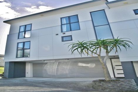 Photo of property in 16b Woodall Place, Totara Vale, Auckland, 0627