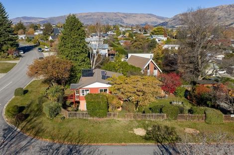 Photo of property in 43 Hunter Crescent, Wanaka, 9305