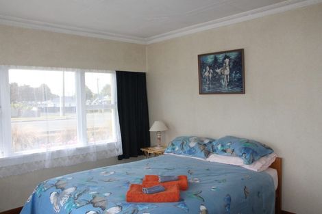 Photo of property in 114 Park Street, Winton, 9720