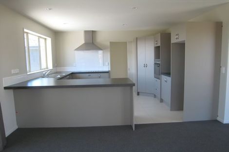 Photo of property in 8 Dunsford Close, Halswell, Christchurch, 8025