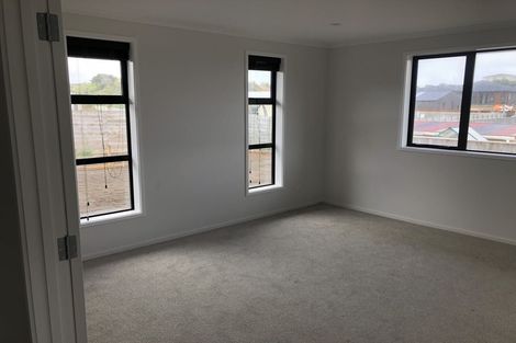 Photo of property in 13 Golf Vue Place, Castlecliff, Whanganui, 4501