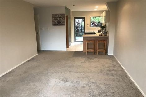 Photo of property in 3/17 Pannill Place, Oteha, Auckland, 0632