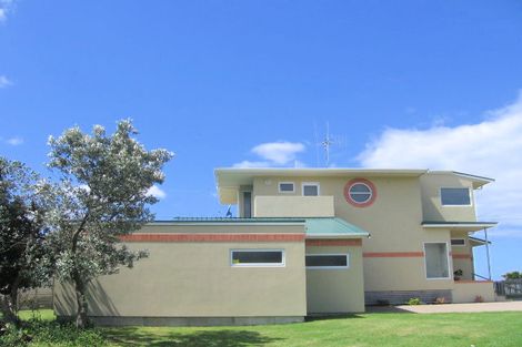 Photo of property in 2 Wilson Road, Waihi Beach, 3611