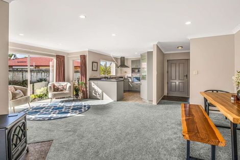 Photo of property in 18 Gilligan Close, College Estate, Whanganui, 4500