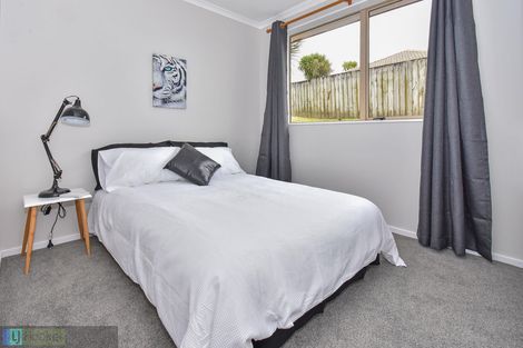 Photo of property in 26 Piriti Place, Weymouth, Auckland, 2103
