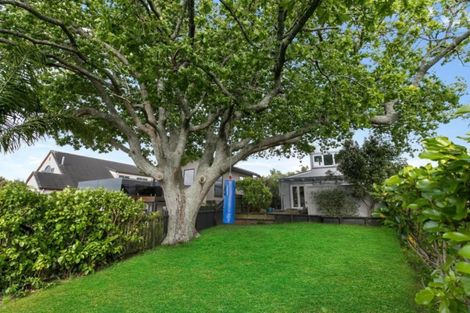 Photo of property in 1/5 View Road, Shelly Park, Auckland, 2014