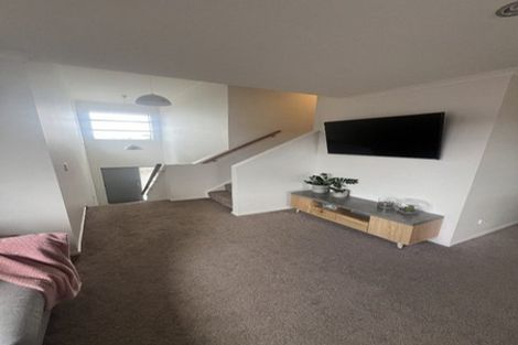 Photo of property in 33 Shrule Place, Huntington, Hamilton, 3210