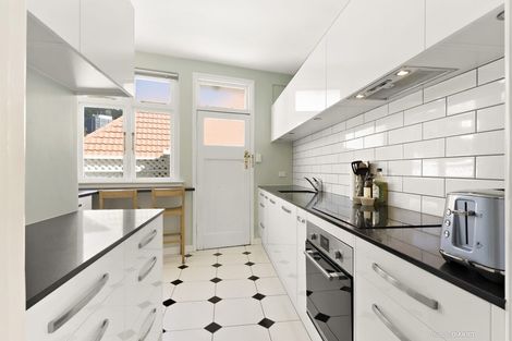 Photo of property in Hobson Flats, 5/1 Hobson Street, Pipitea, Wellington, 6011