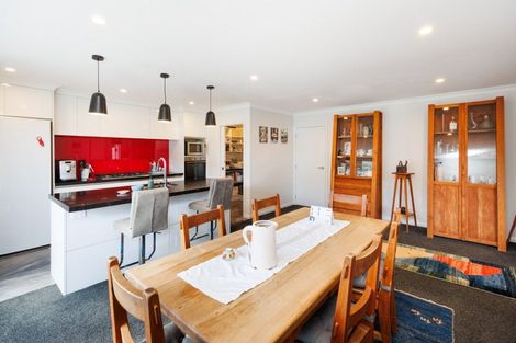 Photo of property in 83 Johnstone Drive, Fitzherbert, Palmerston North, 4410