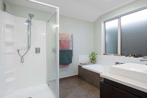 Photo of property in 28 Woodstock Place, Stoke, Nelson, 7011