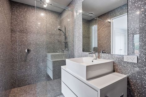 Photo of property in 35 Alps View Place, Lake Hayes, Queenstown, 9304