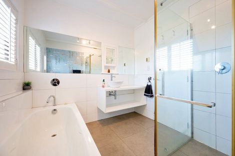 Photo of property in 9 Redwood Place, Te Awanga, 4102