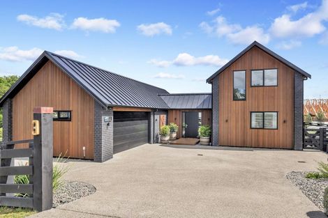 Photo of property in 3 Hirere Road, Whitford, Howick, 2571